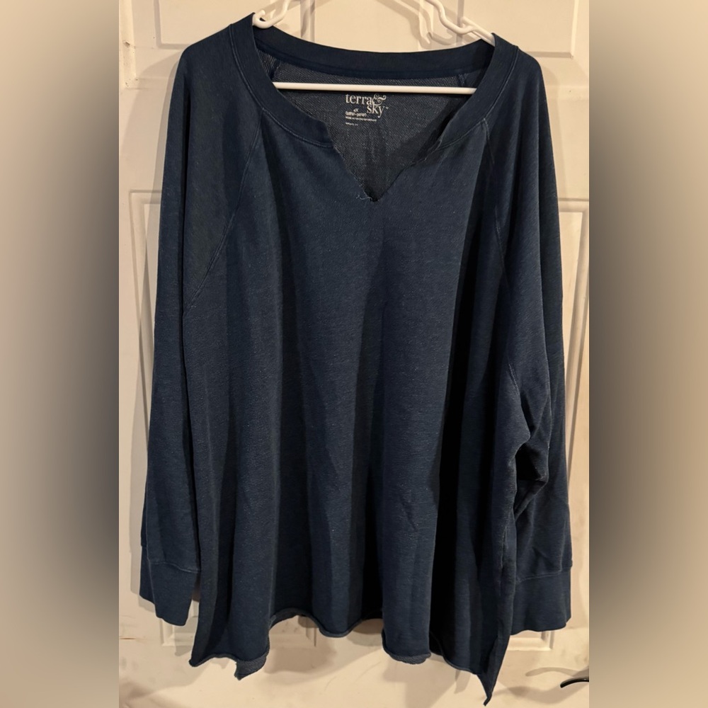 Terra & Sky Navy Blue Long Sleeve V-Neck Top Size 4X